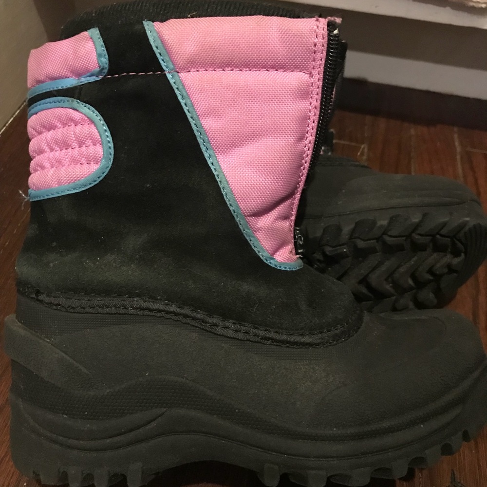 Snow boots